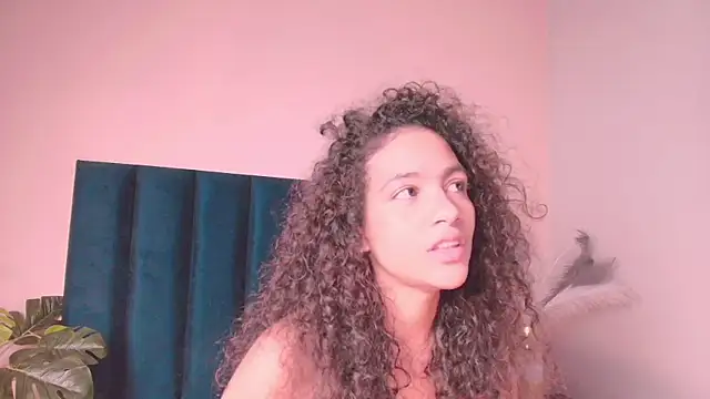 AntonellaHall_ webcam