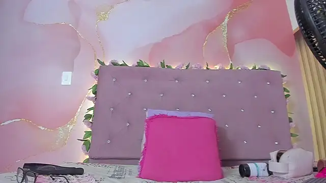 violet_taylor_ webcam