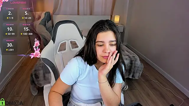 Trisha_Moore webcam