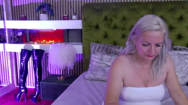 LadyTouch webcam
