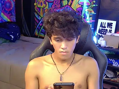 hugekenbigcock webcam