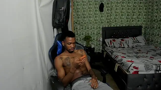 Kofi_exotic_2 webcam