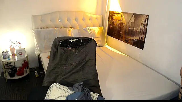 NinaDOM4CUM webcam