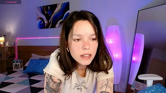 Maya_Campbell webcam