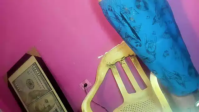 bigcockwhite777 live cam on StripChat