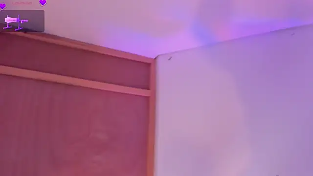 LilyRobertts webcam