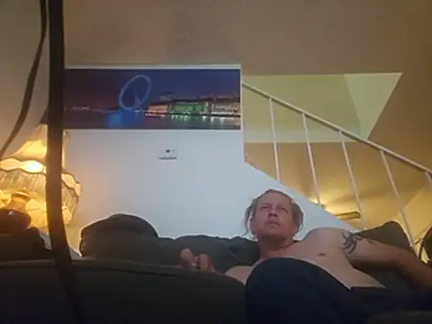 yourMasterisBored webcam