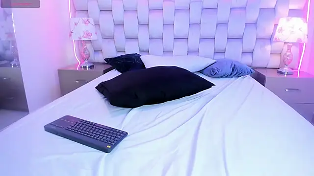 SalomeBins webcam