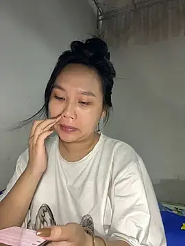 Almira6868 webcam