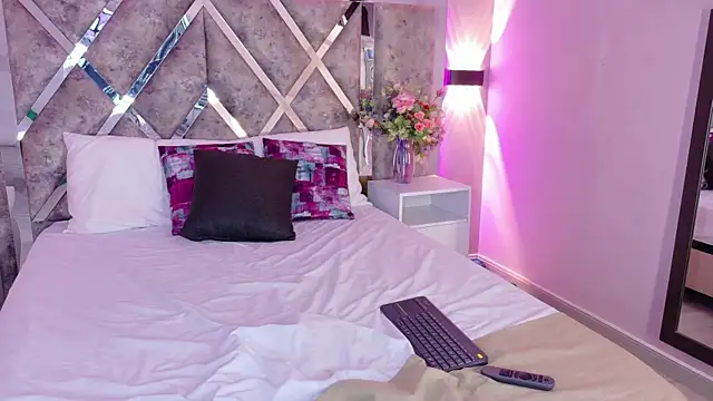 LolaGray__ webcam