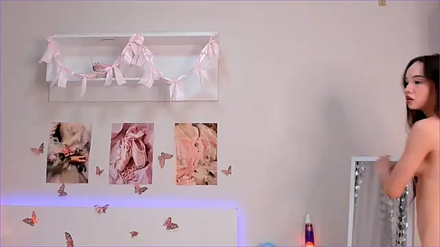 Milly_Lane webcam