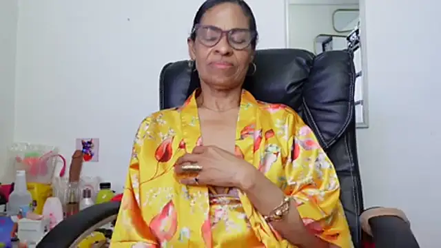 Aries_Mature webcam