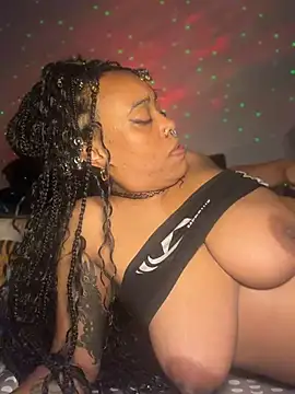 Lunalovesyou8 webcam