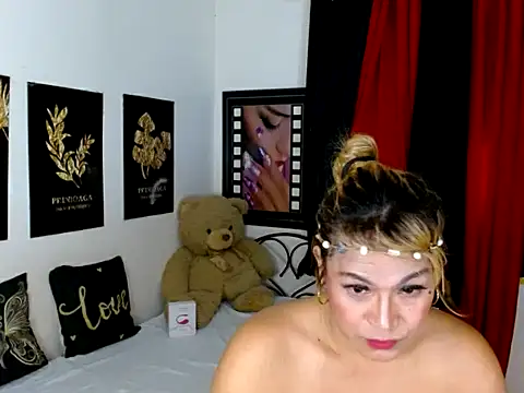 UrhotGoddess webcam