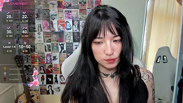 AliceeinWonderlanddd webcam