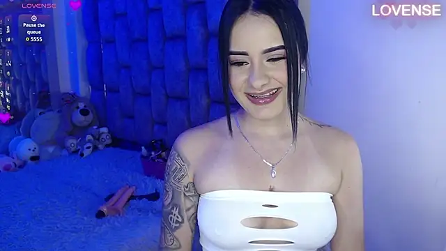 megan-foxix webcam