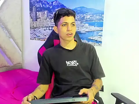 cameron_lux77 webcam