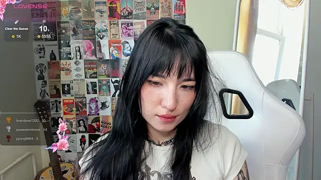 AliceeinWonderlanddd webcam