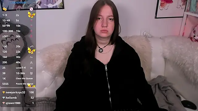 Elisabeth_Binder live cam on StripChat