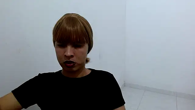 estefania224 webcam