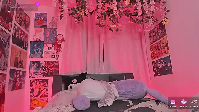 MissCurvyTop webcam