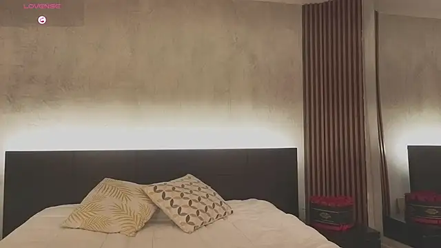 kimhilton_ webcam