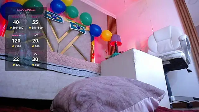 Tiffany_Valentiine webcam