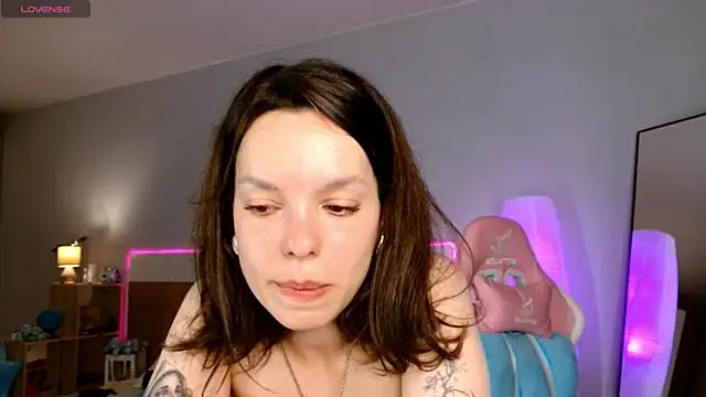 Maya_Campbell webcam