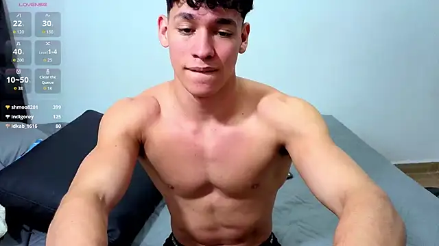 Luke_Muscle webcam