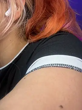 Sophia_Weest99 webcam