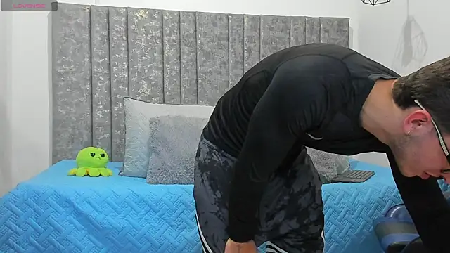 Calvin_Hunter webcam