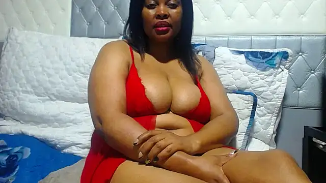 SEXYBUSTYEBONYXX webcam