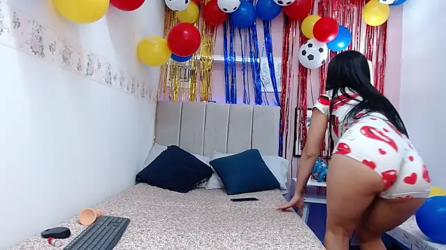 Chloe_Brm webcam