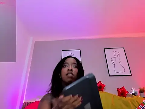 Pauline_Fox webcam