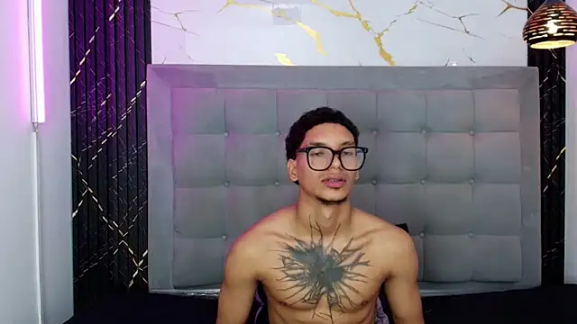 kai_storm77 webcam