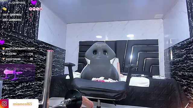 Ladyy_Scarlett webcam