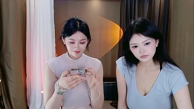 Banana-Milk69 live cam on StripChat
