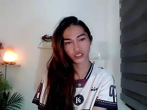 Ur_sweetchanel live cam on StripChat