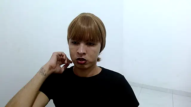 estefania224 webcam