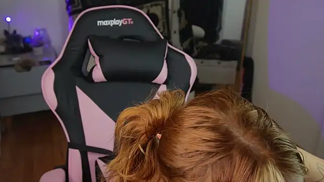 ari_kat webcam