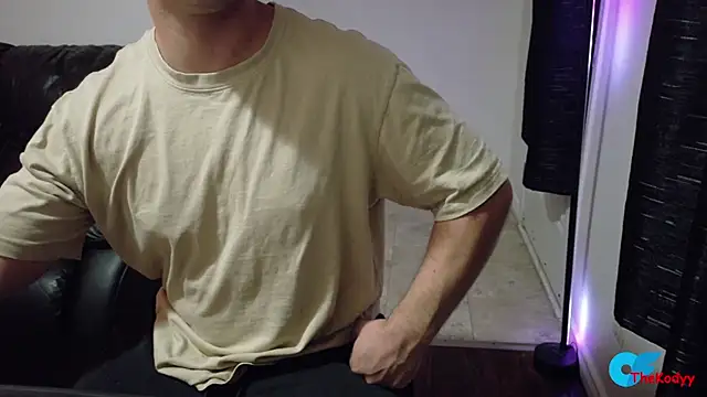 Thekodyy live cam on StripChat