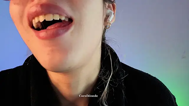 Carolblonde webcam