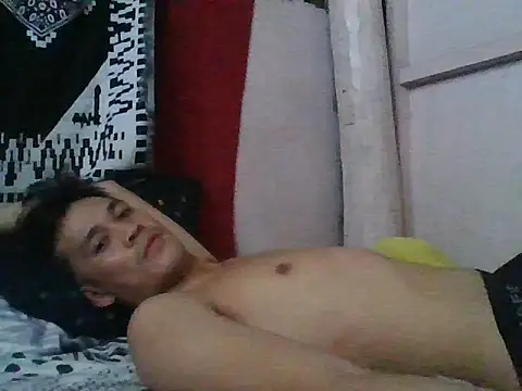 HOT-ASIANBABYBOY webcam