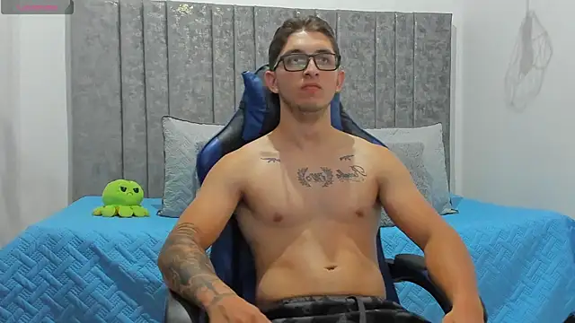 Calvin_Hunter webcam