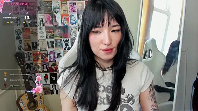 AliceeinWonderlanddd webcam