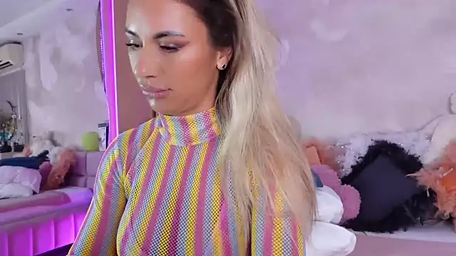 JullyBlair webcam