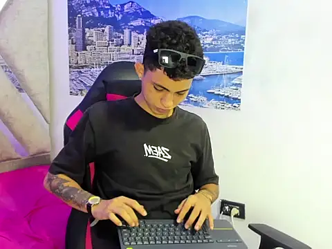 cameron_lux77 webcam