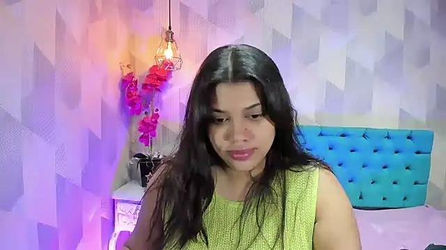 LindaBreeS webcam