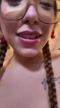 HoneyAndFlowers21 webcam
