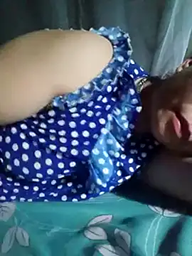 tuyet-nhi webcam